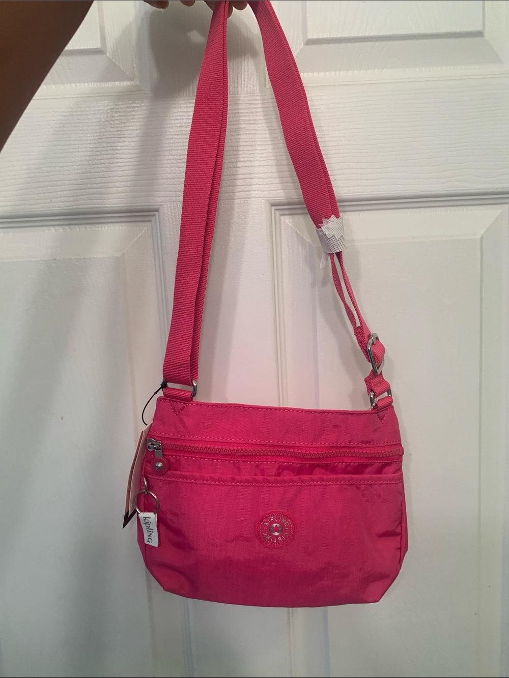 Kipling Emmalou Escape Fuchsia lightweight shoulder bag NWT travel